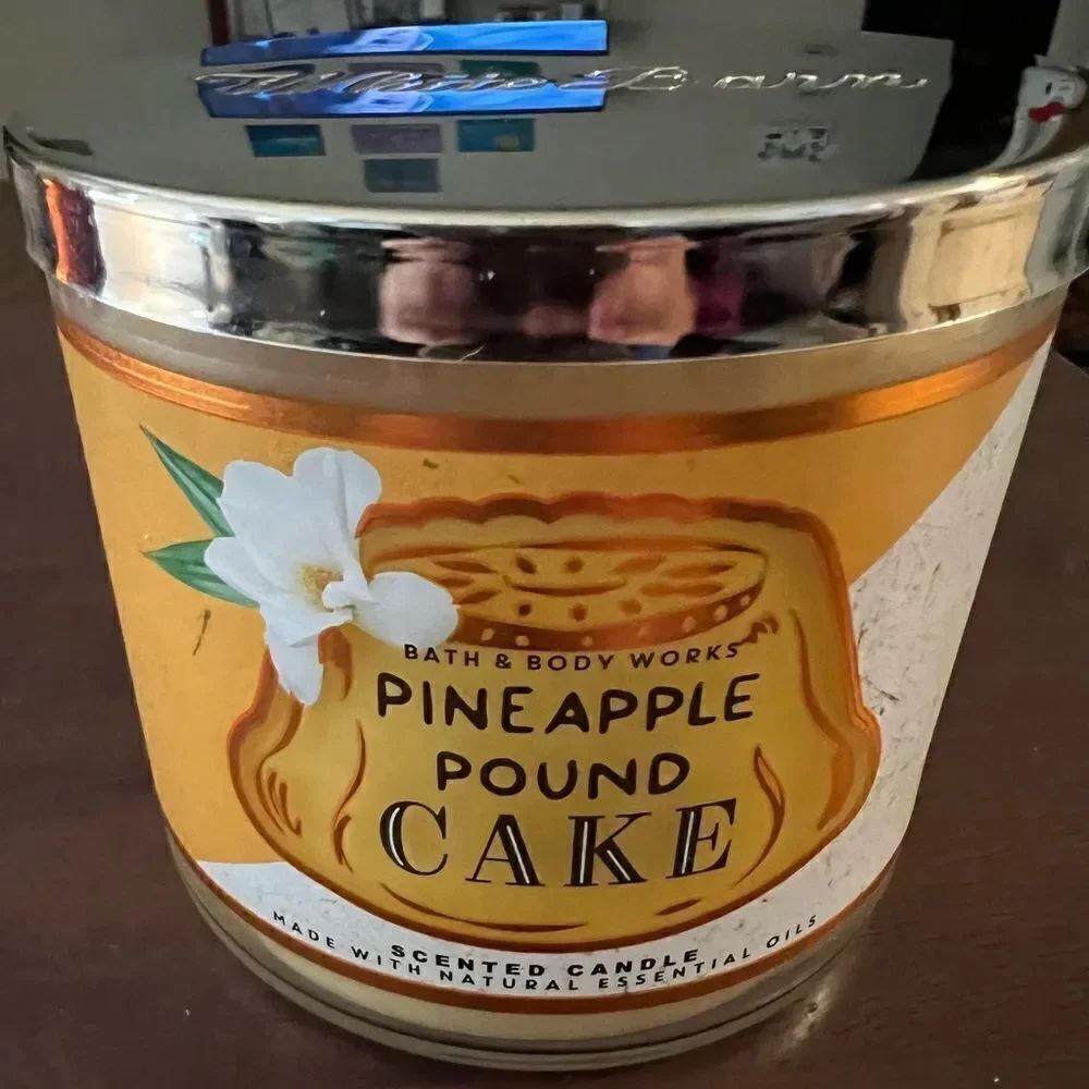 1 LEFT! White Barn Pineapple Pound Cake 3 Wick Candle